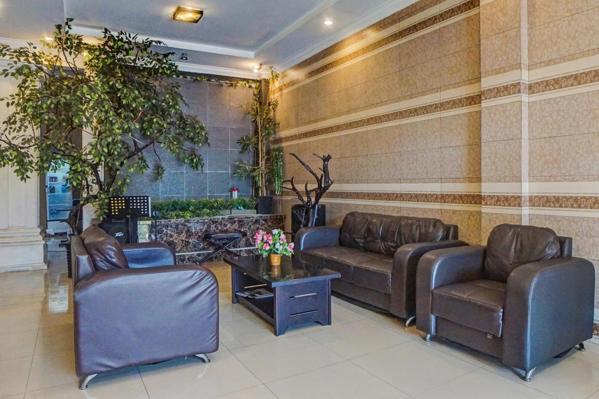 Oyo 92638 Jr Residence Syariah Medan Exterior foto